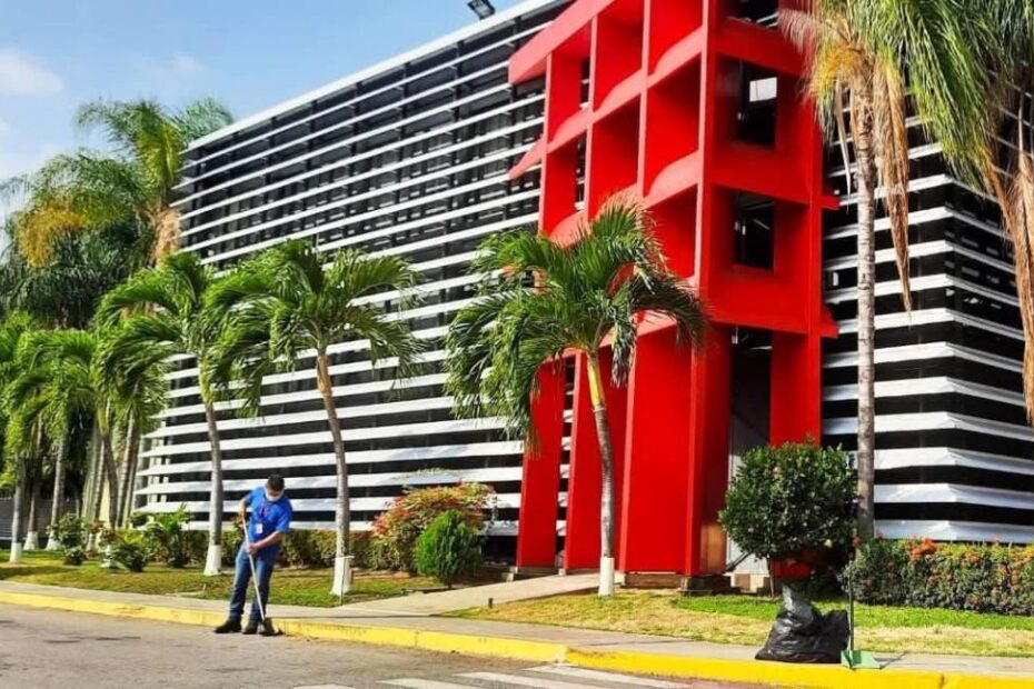 Pequiven Official Accused of Leveraging Power Networks to Secure Fraudulent Contracts