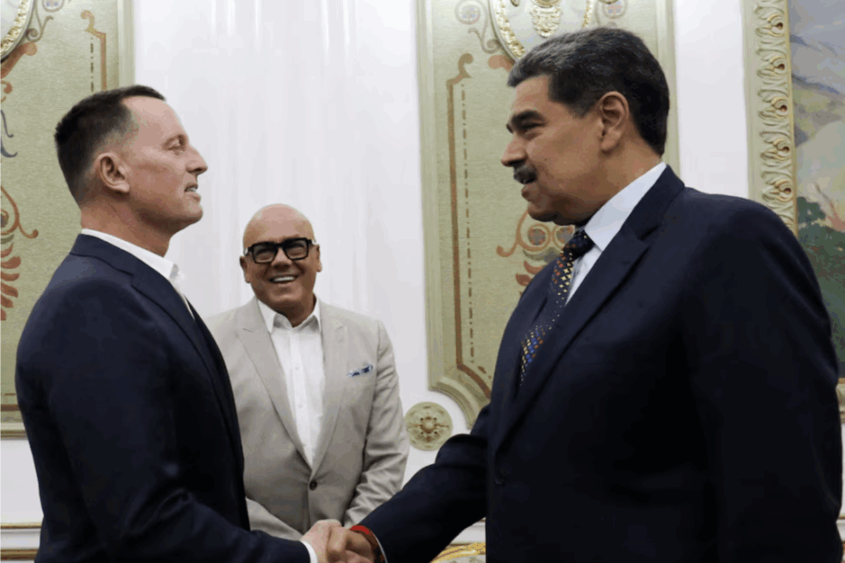 Trump Se Alía con Maduro para Permitir a Chevron Operar en Venezuela a Cambio de Deportaciones de Migrantes